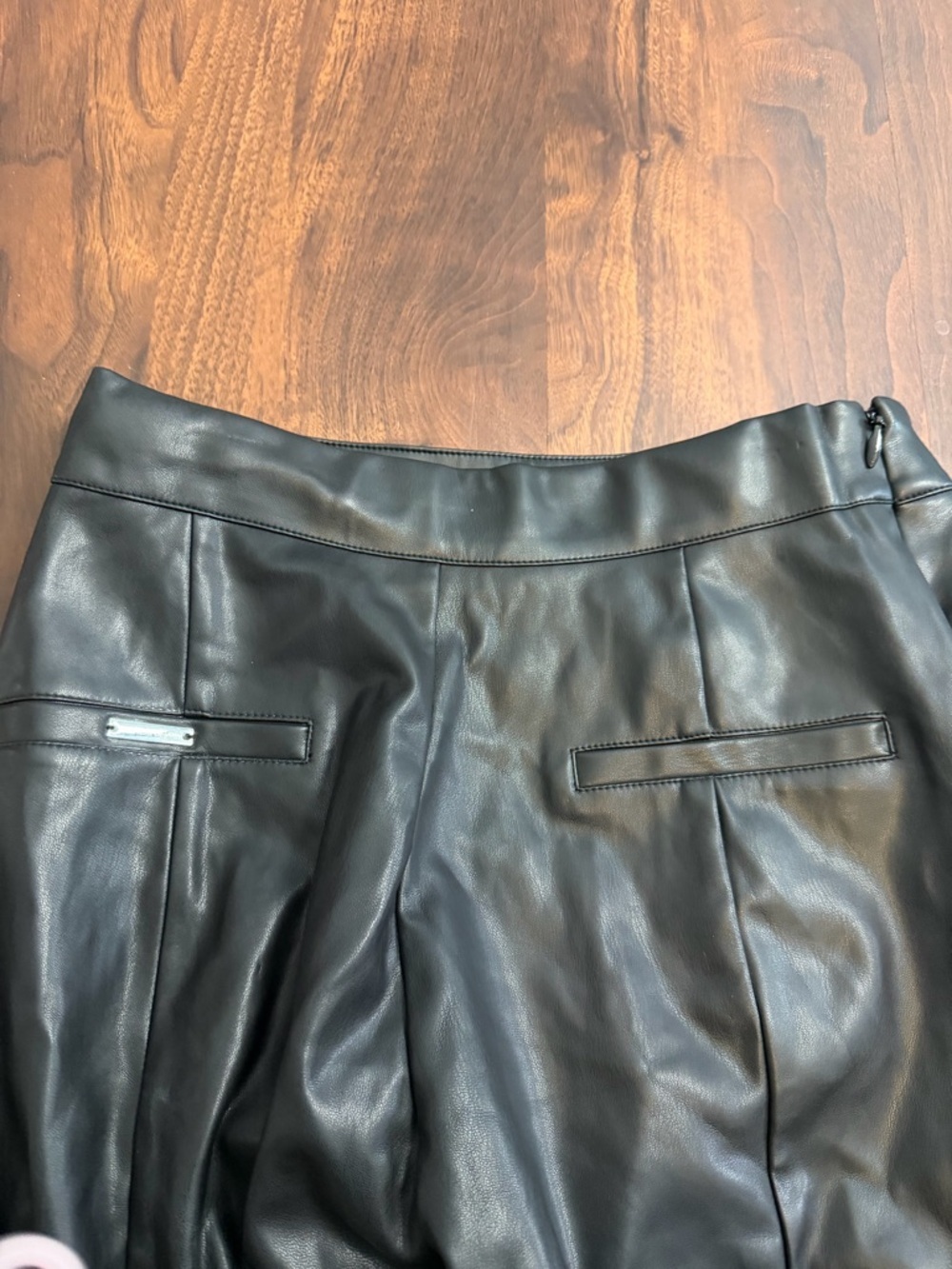 MANIERE DE VOIR Black Faux Leather Ruched Open Slit Pants - Picture 10 of 12
